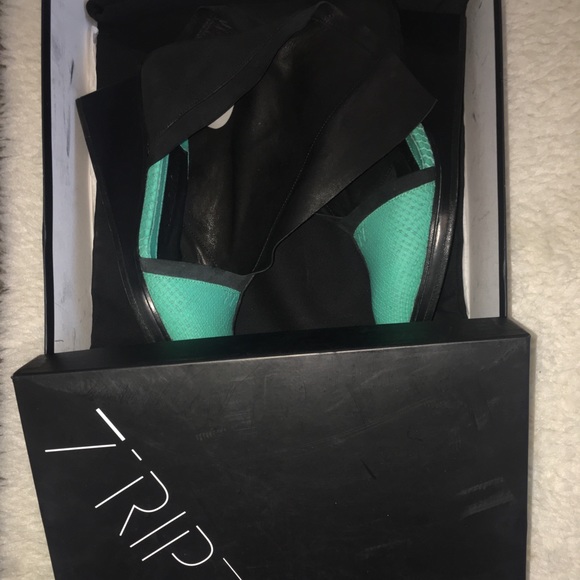 TRIP TYCH Cut Out Wedge Pumps - Picture 4 of 6